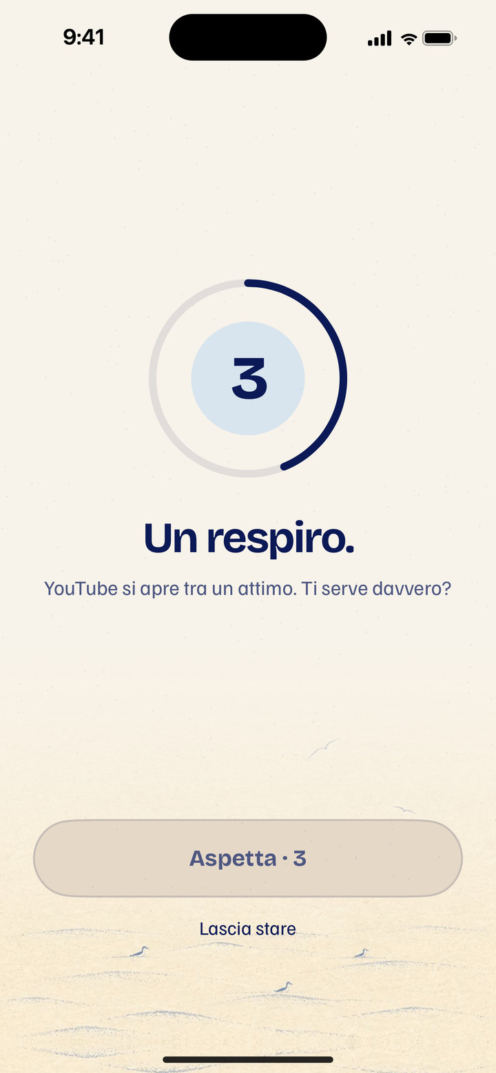 Prima di aprire YouTube EverMute conta tre secondi: «Un respiro. YouTube si apre tra un attimo. Ti serve davvero?»